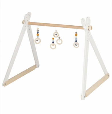 White wooden baby gym with natural wood bar and hanging rings – Montessori styl